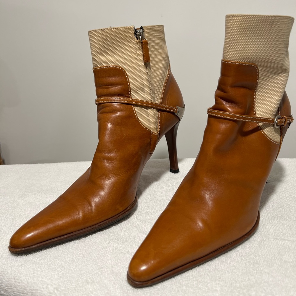 Ralph Lauren Brown Leather and canvas  Booties.